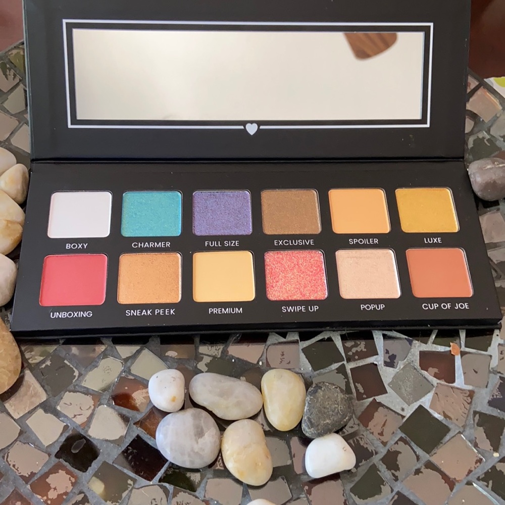 Hello charmer boxy charm eyeshadow palette